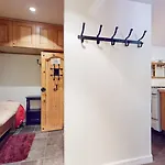 Mammoth Estates Studio Condos 2 Blocks From The Village Gondola Station